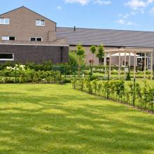 Tuin en achterzijde van Kok-o-folie