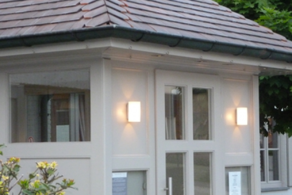 Voorgevel van Salons Eikenhof