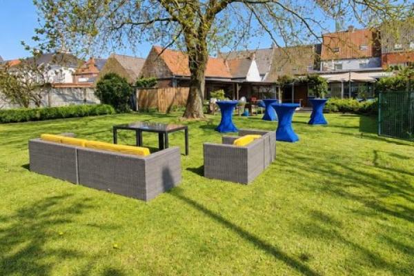 Echte tuin van Feestzaal NietTeDoen