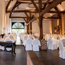 De Schuur ingericht voor een feest bij Salons De Romree