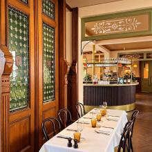 Historisch interieur van Brasserie Steytelinck