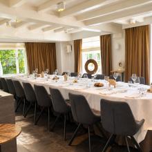 Gedekte groepstafel in het restaurant van Terborght