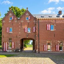 Historische binnenkoergevel van De Slootjenshoeve