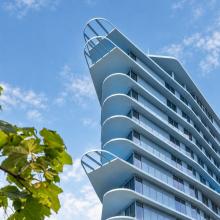 Kenmerkende toren van de Living Tomorrow Innovation Campus