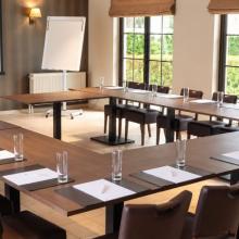 De zaal van Nicoty in vergaderopstelling