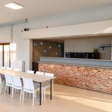 Toog in dezelfde grote zaal van ’t Lavertje