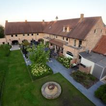 Binnenhof van de gerestaureerde hoeve Ferme d’Ecavée
