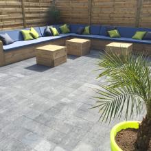 Loungehoek op het terras van Concordia