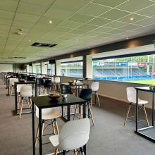 Business Seats met receptietafels
