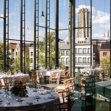 Panoramische feestzaal met zicht op Mechelen