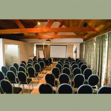 De Beverboom in theateropstelling met projectiescherm