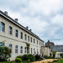 Binnenplaats en gevels van het Sint-Jansbergklooster