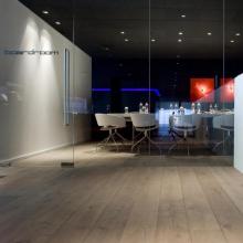Boardroom met kleine vergadertafel