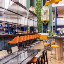Bar in het atrium van voco Gent