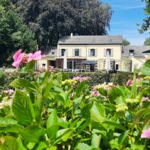 Hof van Coolhem, groen domein en historisch gebouw